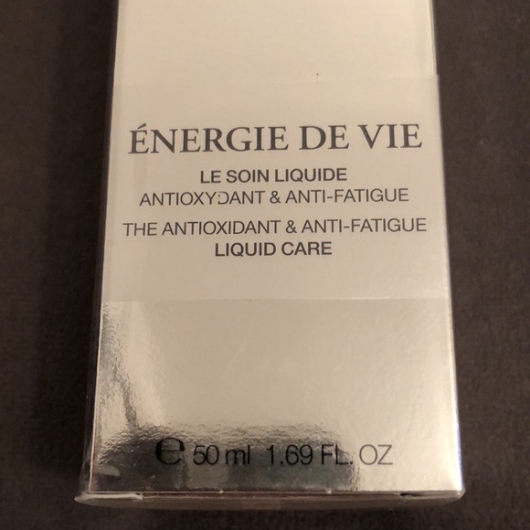 Lancome Energie De Vie
The Antioxidant & Anti-Fatigue Liquid Care - Picture 2 of 5